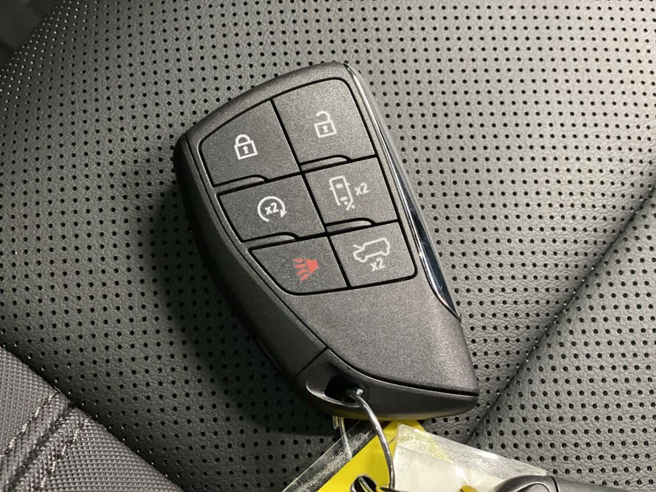 Thumbnail: 2025 GMC Hummer EV - 28