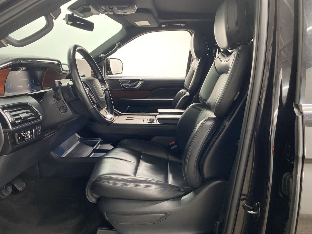 Thumbnail: 2024 Lincoln Navigator L - 13