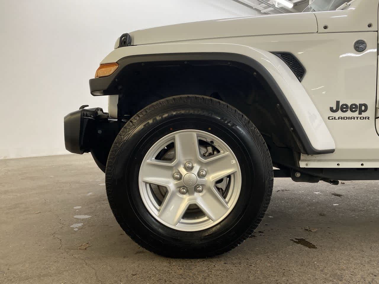 Thumbnail: 2022 Jeep Gladiator - 11