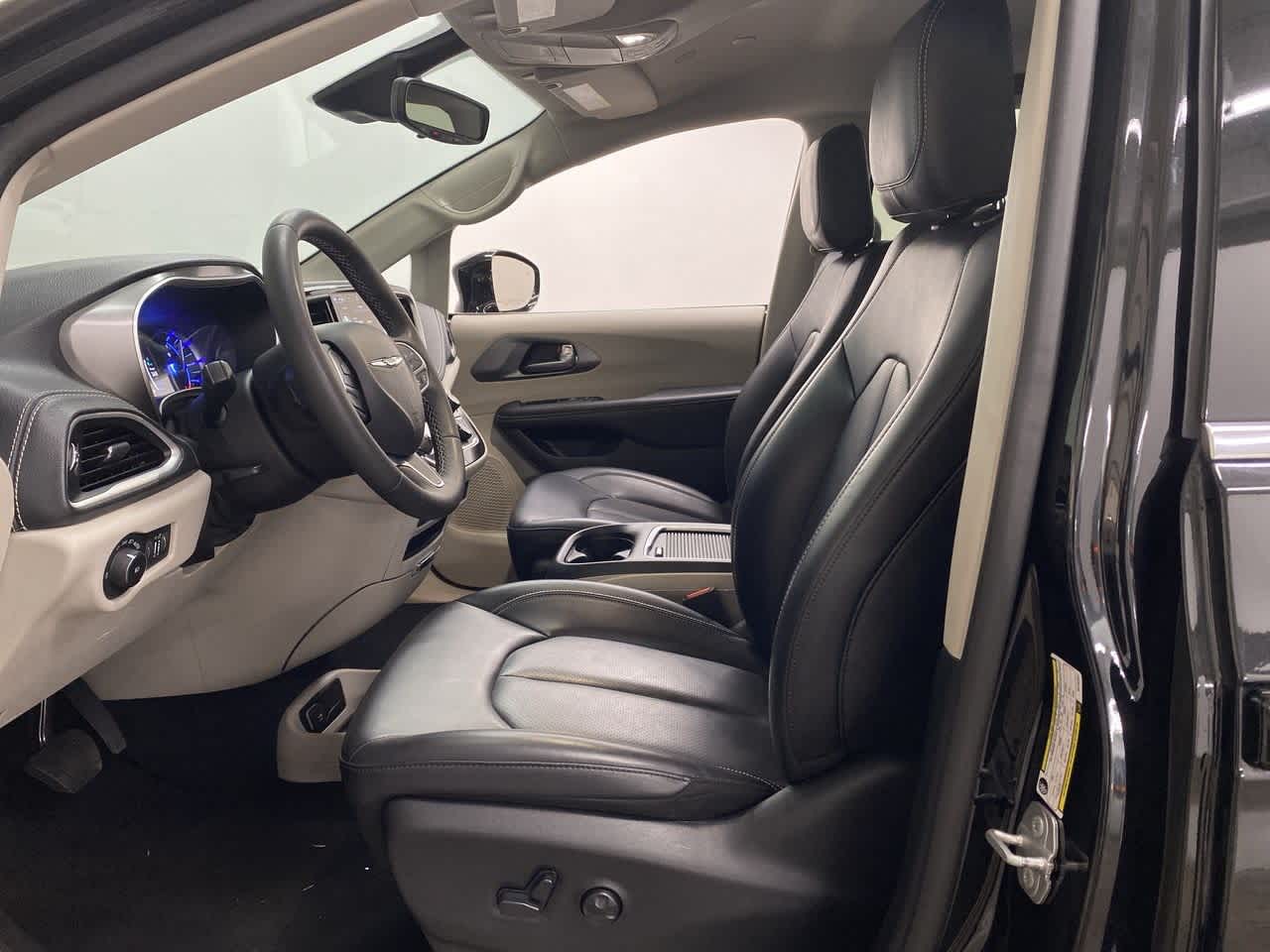 Thumbnail: 2024 Chrysler Pacifica - 14