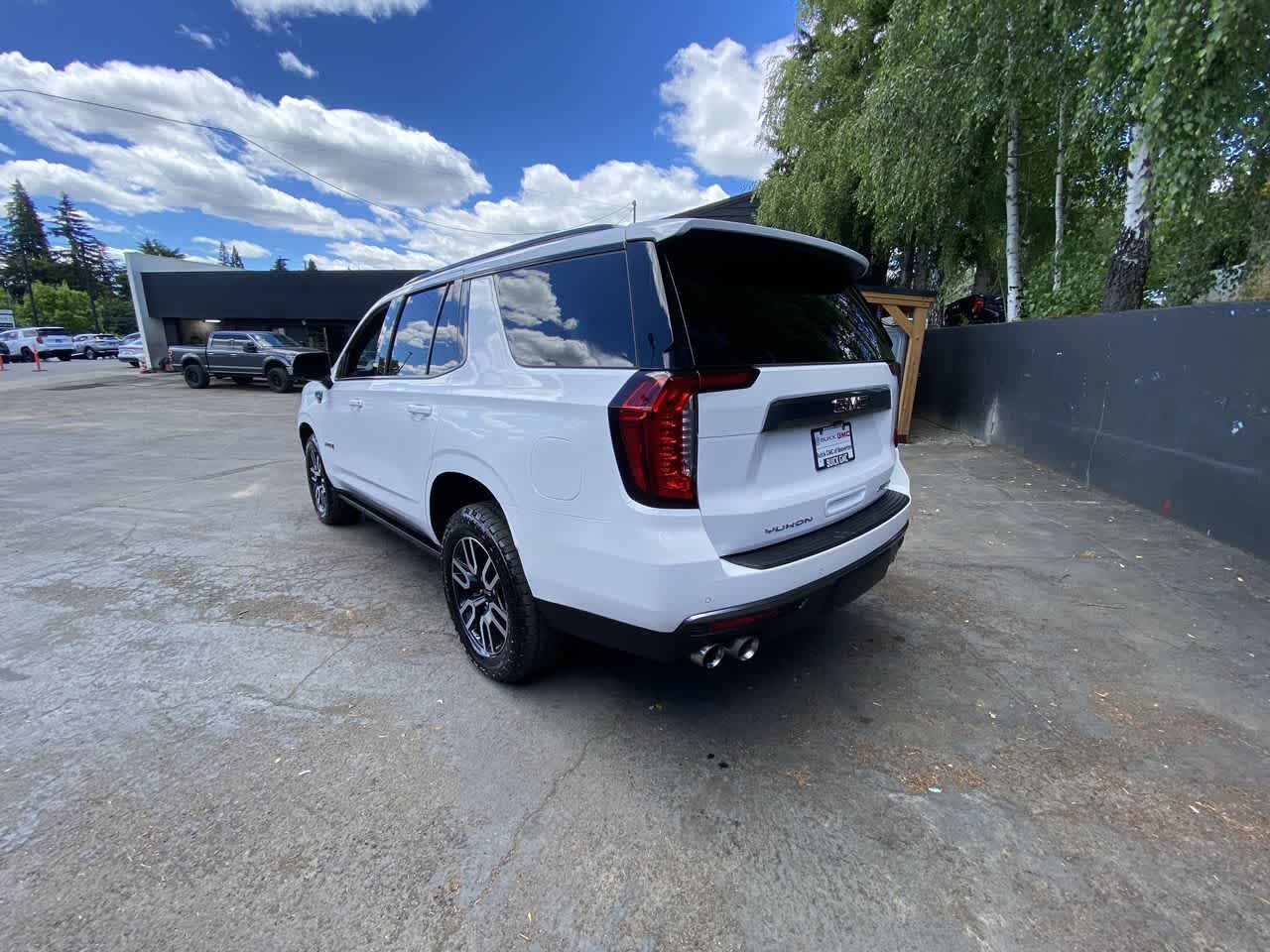 Thumbnail: 2023 GMC Yukon - 4