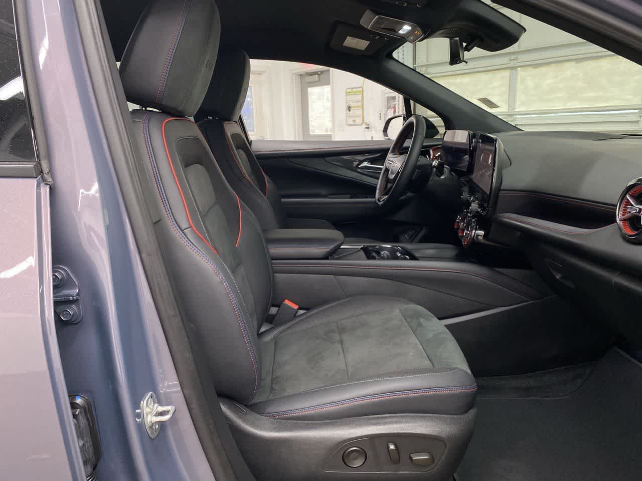 Thumbnail: 2024 Chevrolet Blazer EV - 19