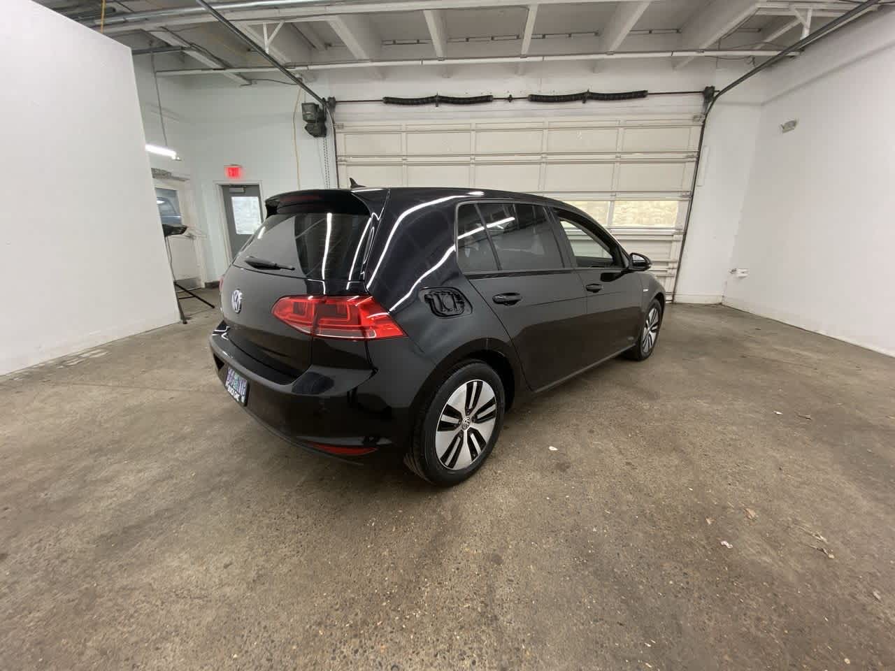2015 Volkswagen e-Golf SEL Premium 6
