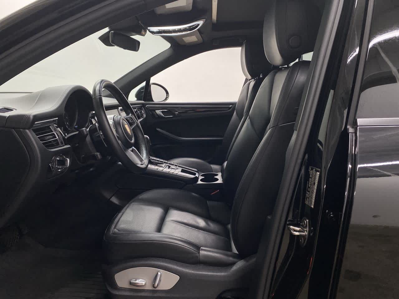 Thumbnail: 2021 Porsche Macan - 13