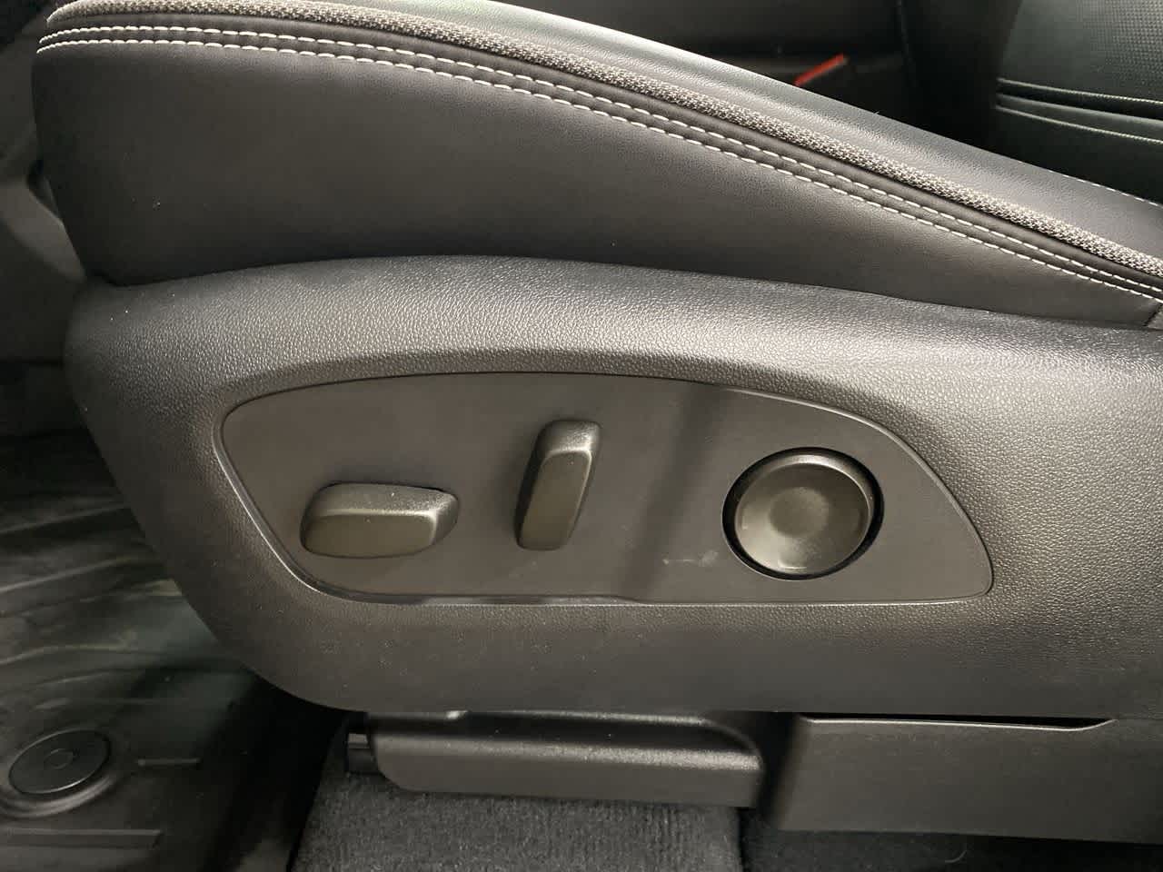 Thumbnail: 2025 GMC Sierra EV - 14