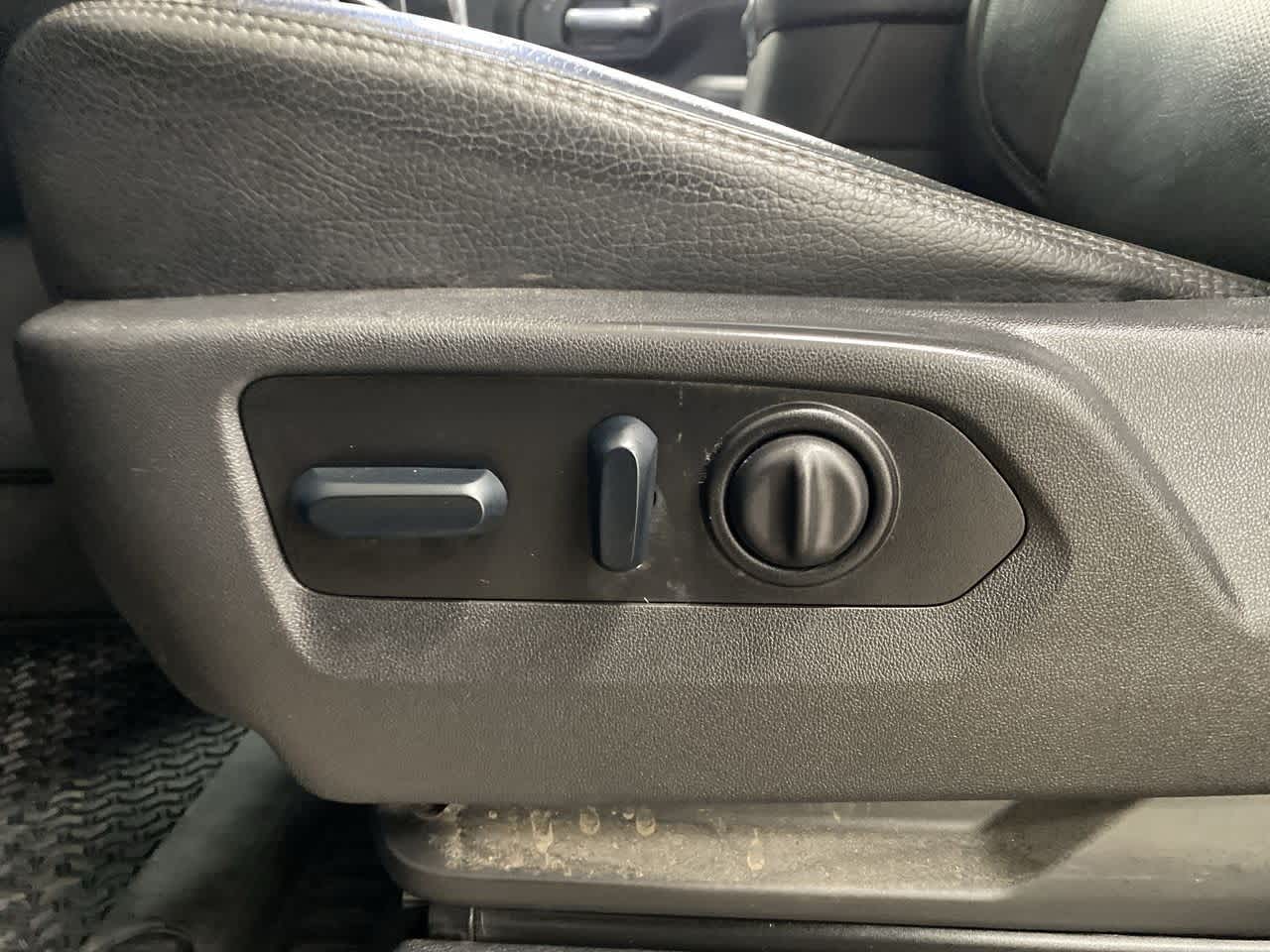 Thumbnail: 2023 GMC Sierra 3500 - 14