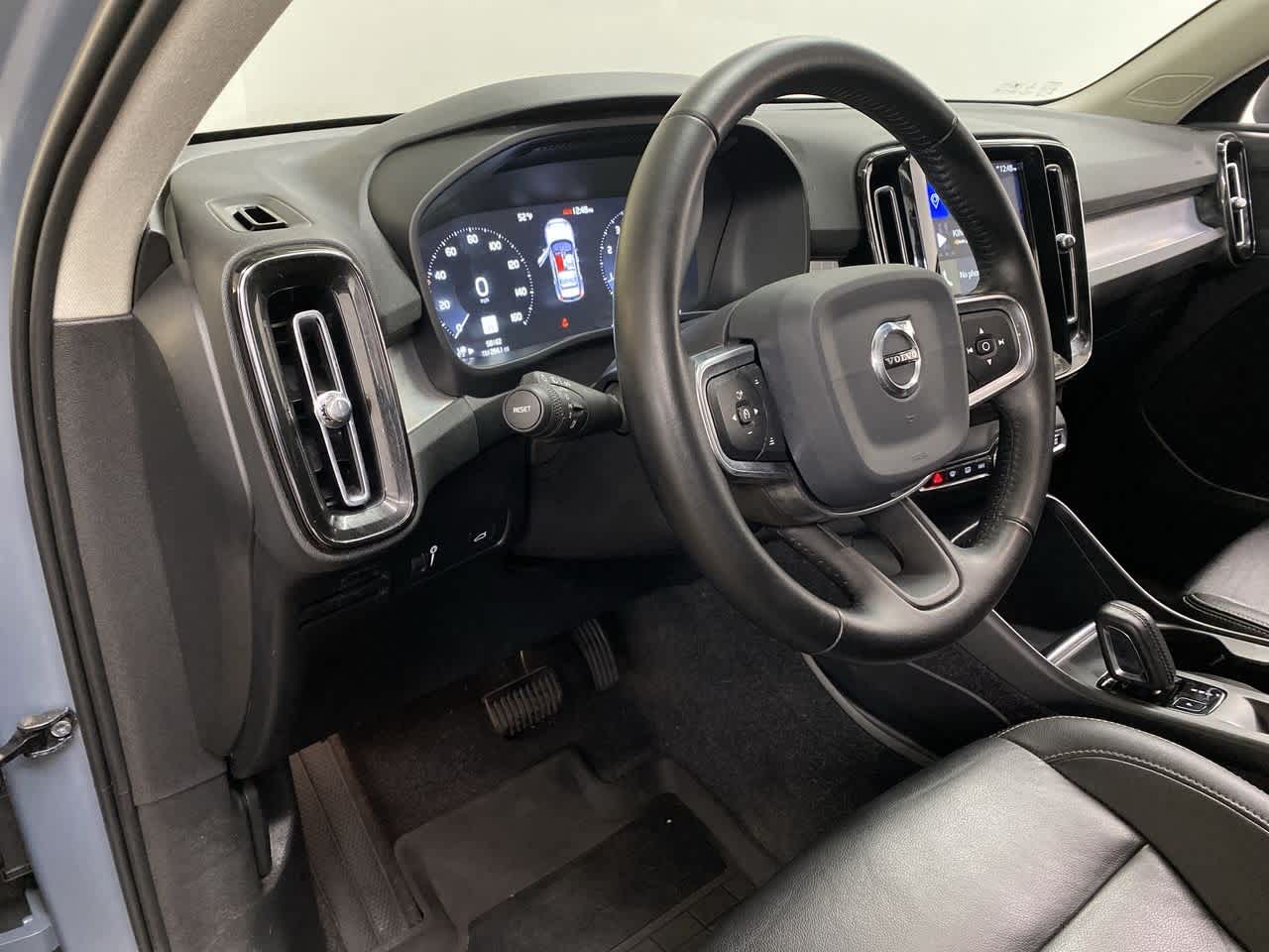 Thumbnail: 2020 Volvo XC40 - 2