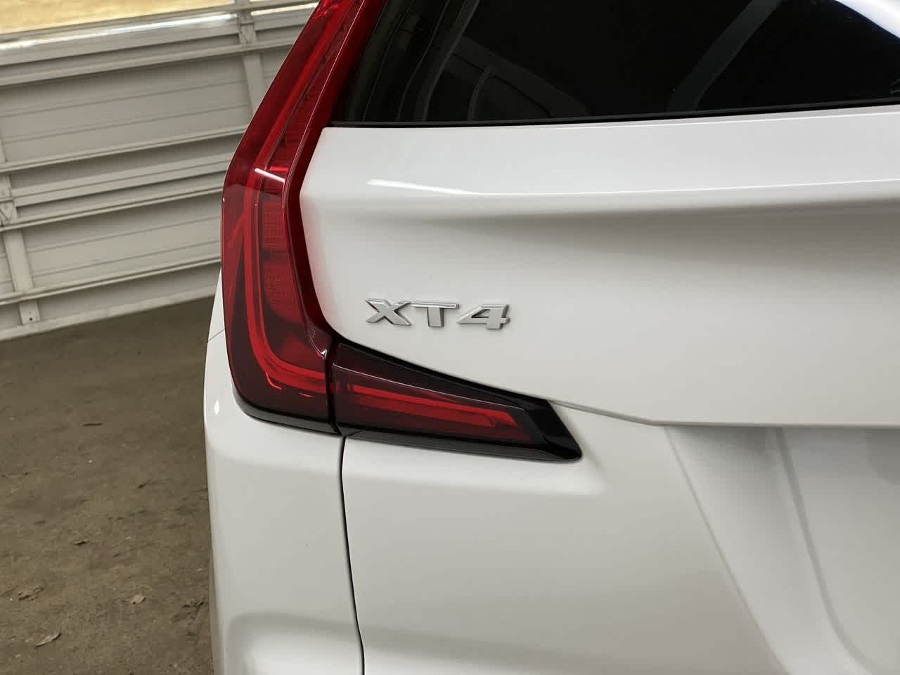 Thumbnail: 2020 Cadillac XT4 - 10