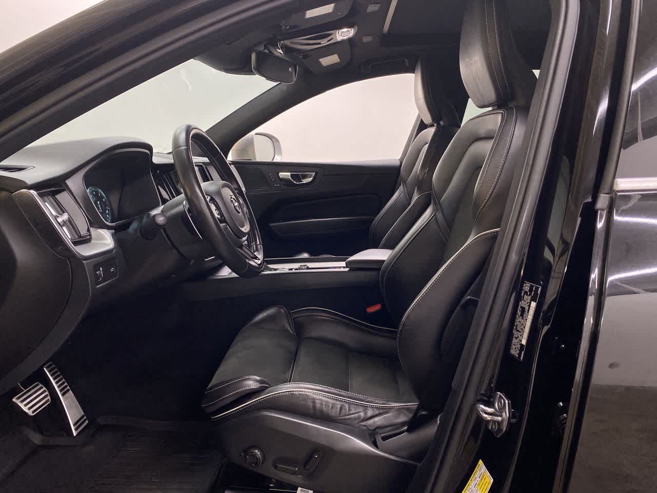 Thumbnail: 2019 Volvo XC60 - 15