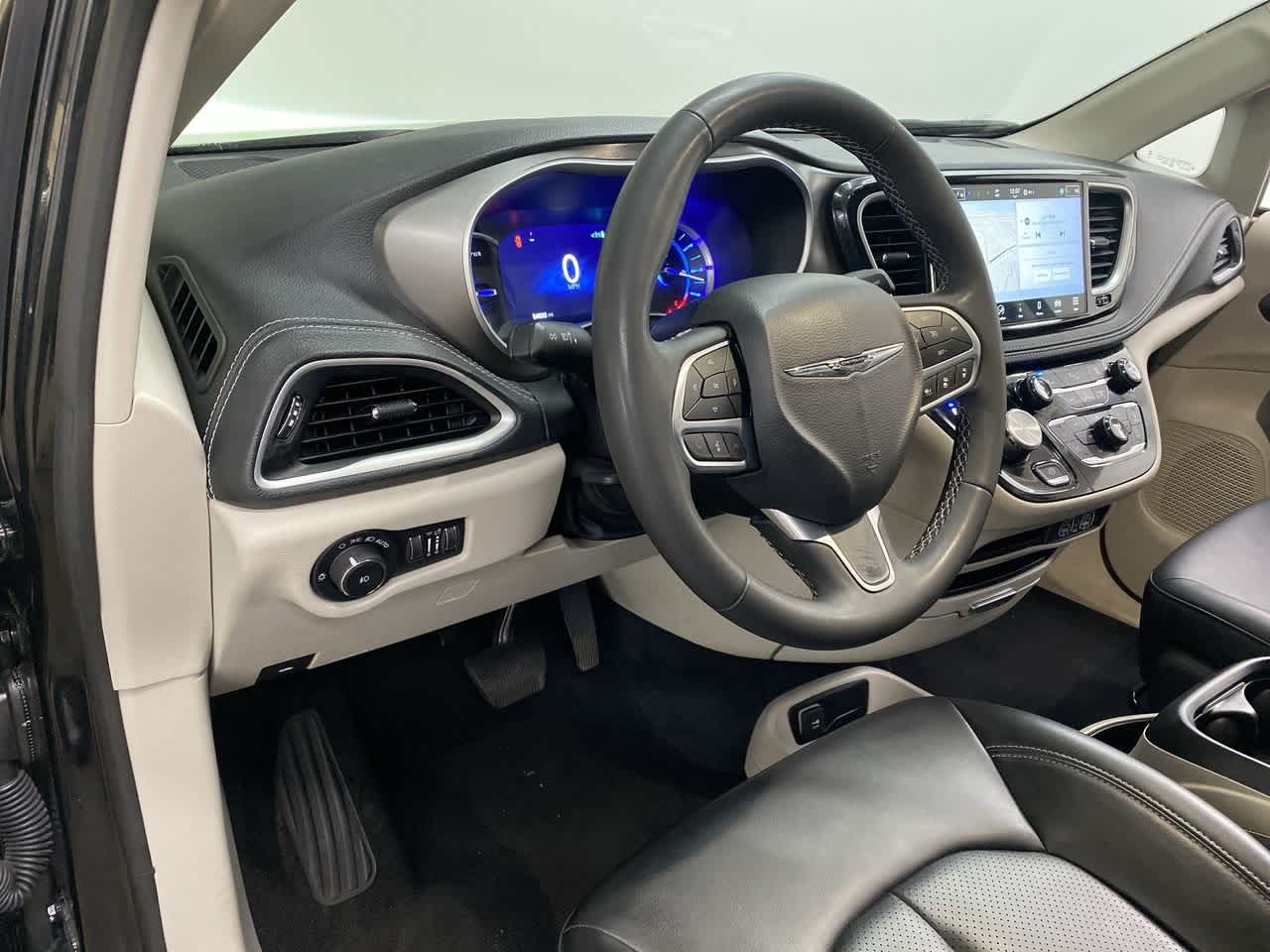 Thumbnail: 2024 Chrysler Pacifica - 2