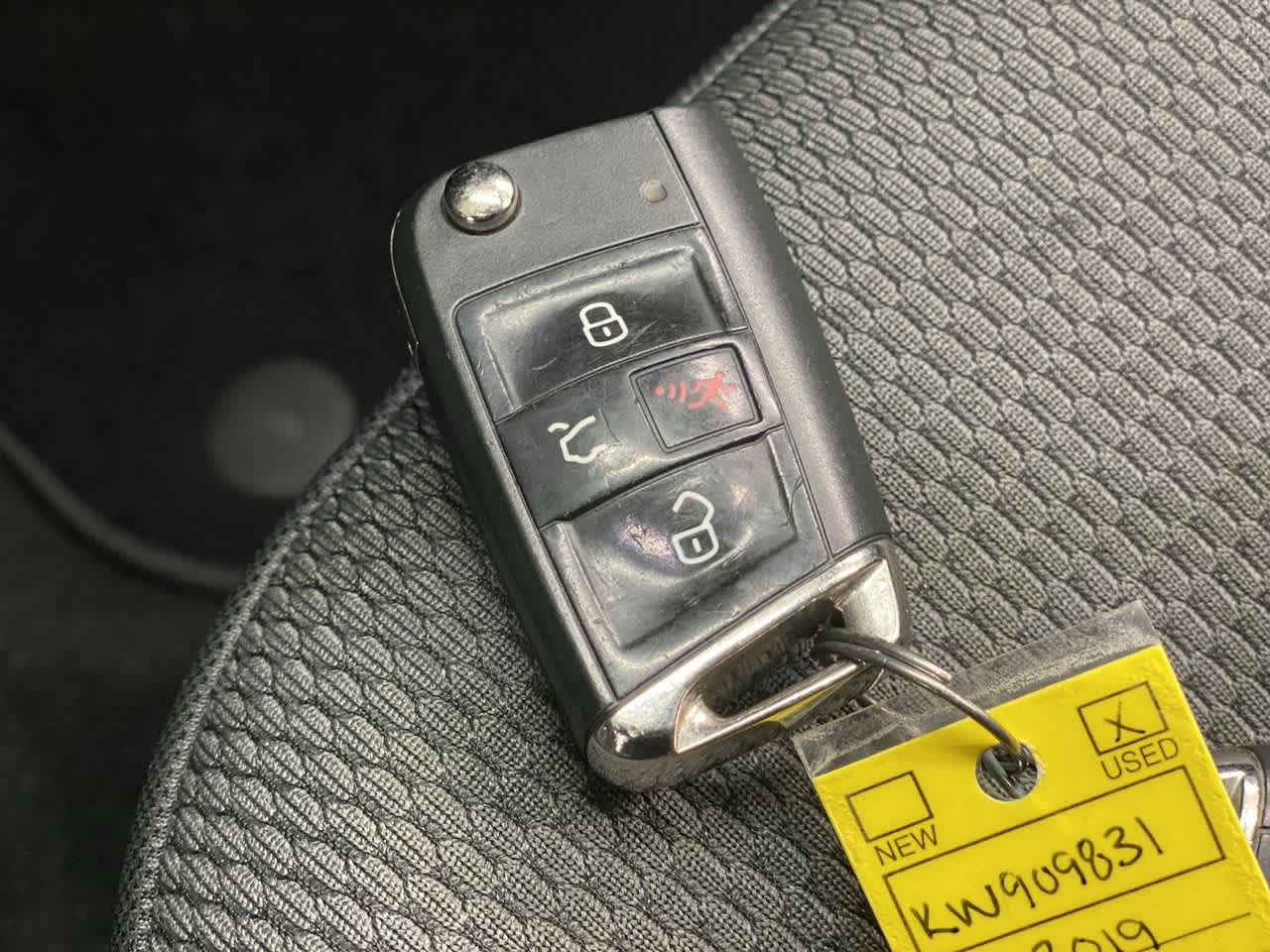 Thumbnail: 2019 Volkswagen e-Golf - 30