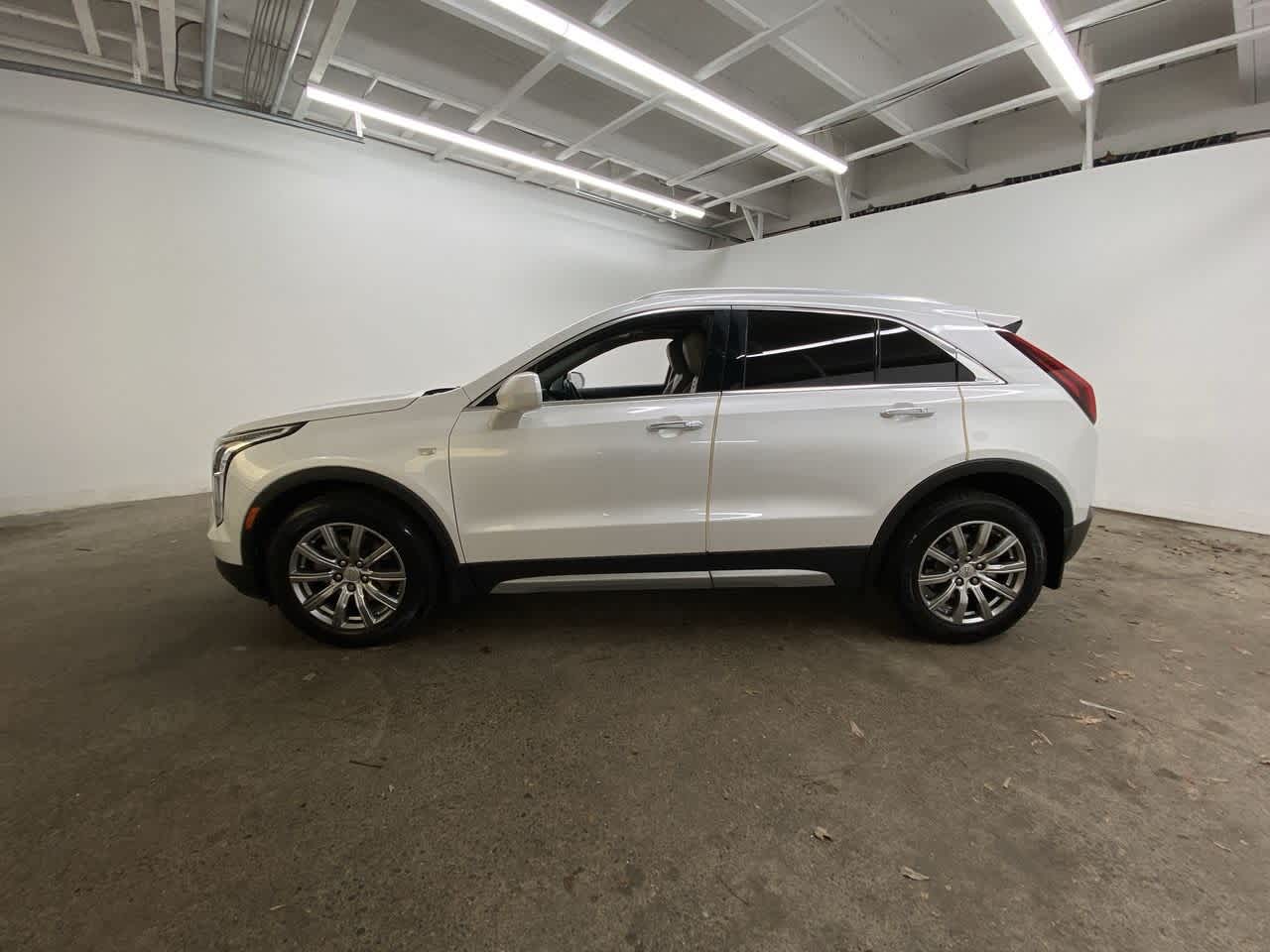Thumbnail: 2020 Cadillac XT4 - 3