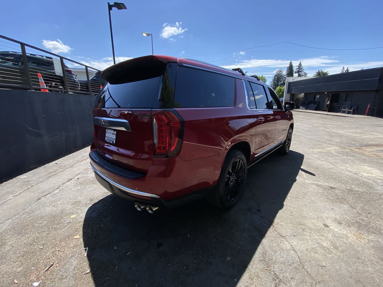 Thumbnail: 2024 GMC Yukon XL - 6