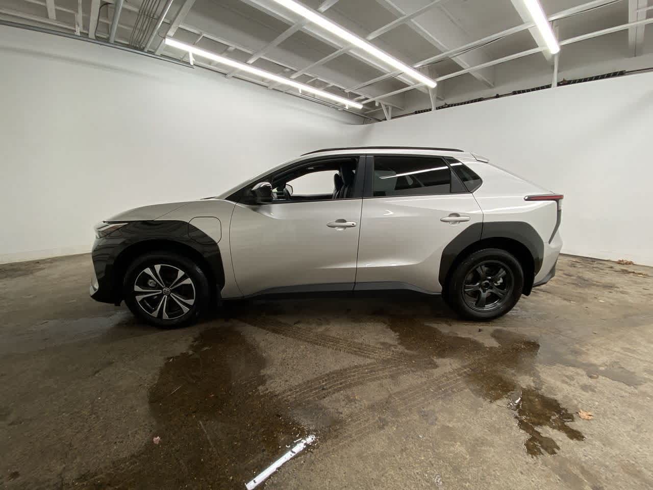 Thumbnail: 2024 Toyota bZ4X - 3