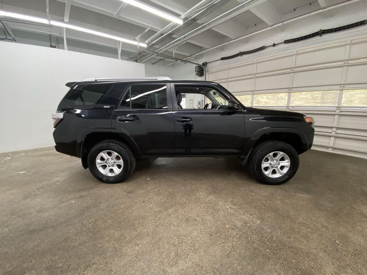 Thumbnail: 2015 Toyota 4Runner - 7