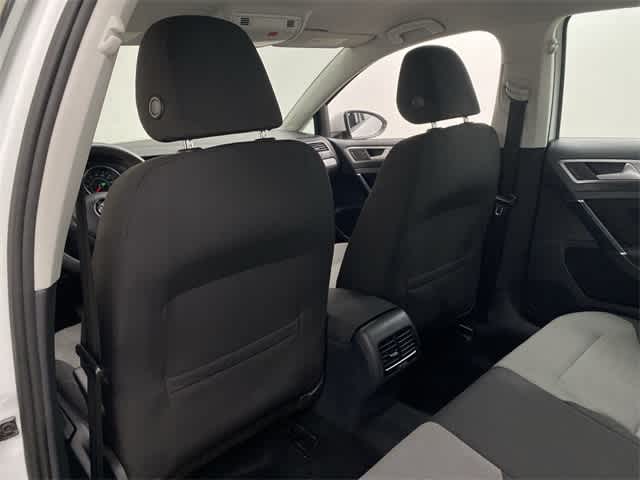 2016 Volkswagen e-Golf SE 16