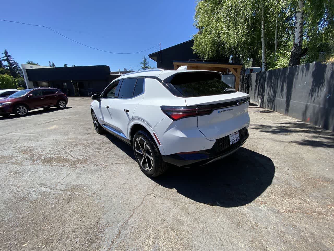 Thumbnail: 2024 Chevrolet Equinox - 4