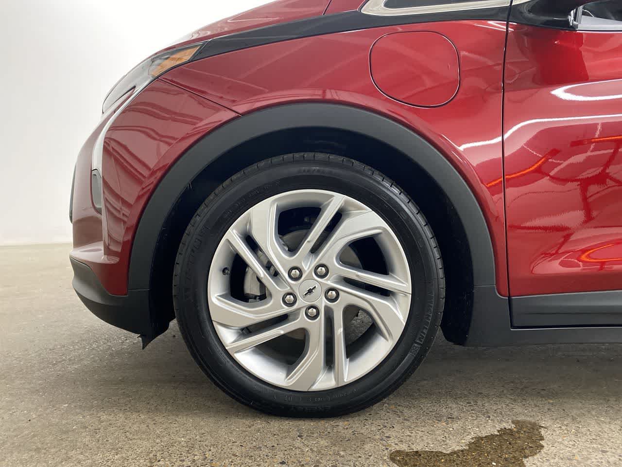 Thumbnail: 2022 Chevrolet Bolt EV - 11