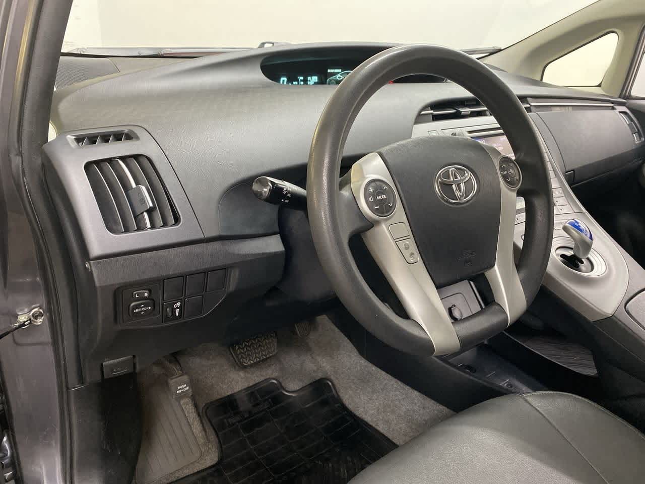 Thumbnail: 2013 Toyota Prius - 2