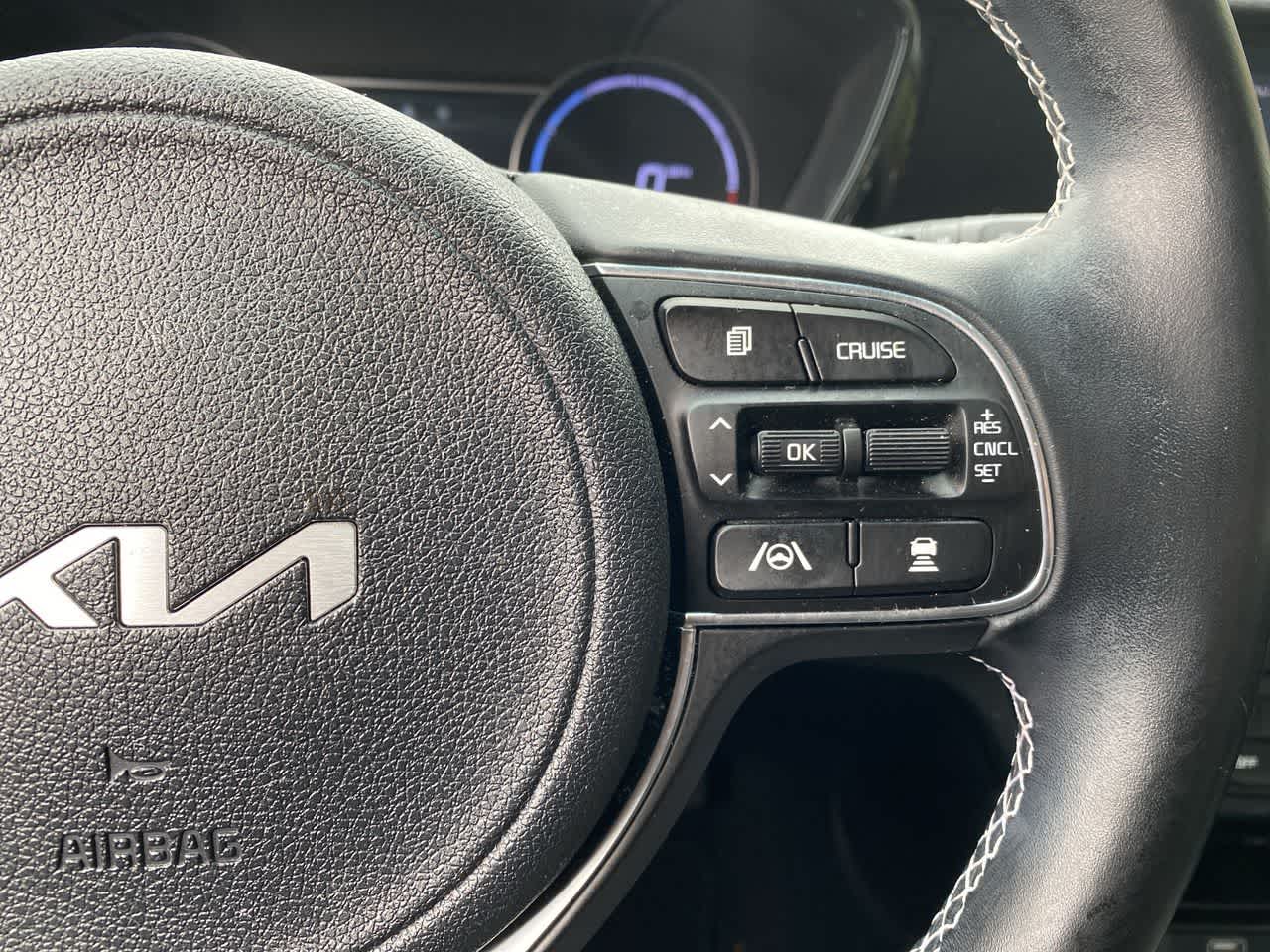 Thumbnail: 2022 Kia Niro - 23