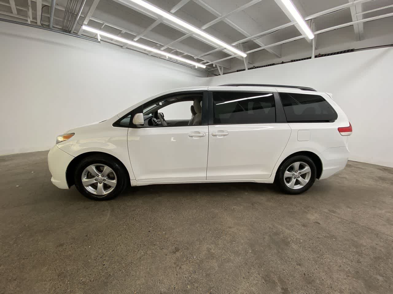 Thumbnail: 2012 Toyota Sienna - 3