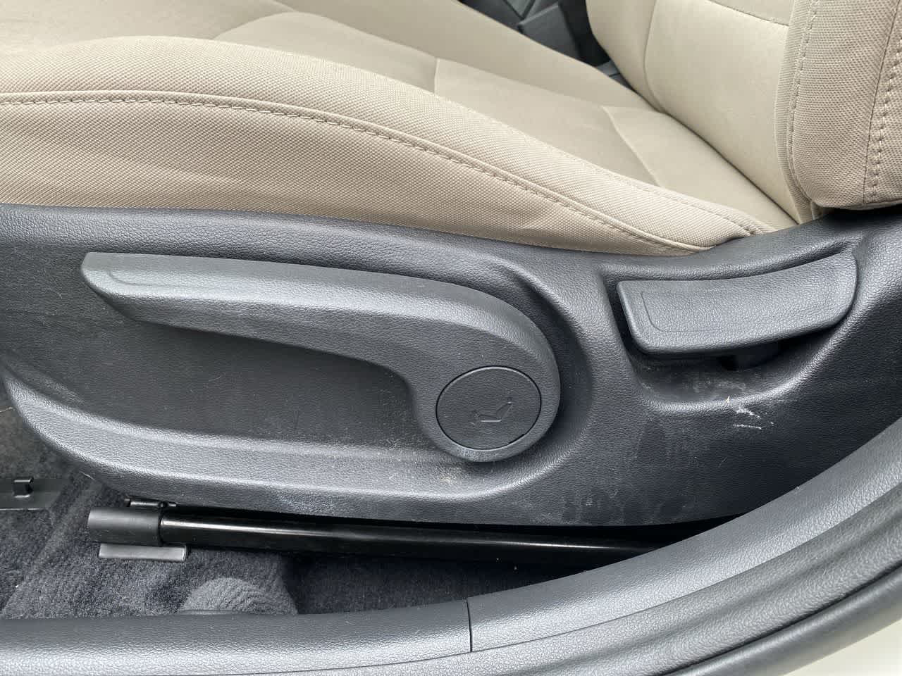 Thumbnail: 2018 Hyundai Elantra - 15