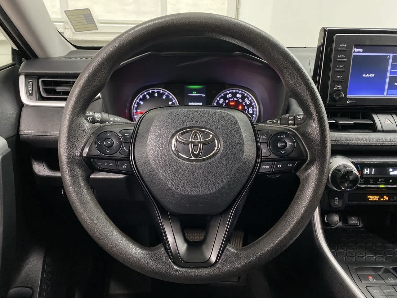 Thumbnail: 2021 Toyota RAV4 - 20