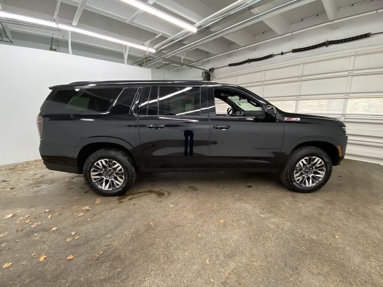 Thumbnail: 2025 Chevrolet Suburban - 7