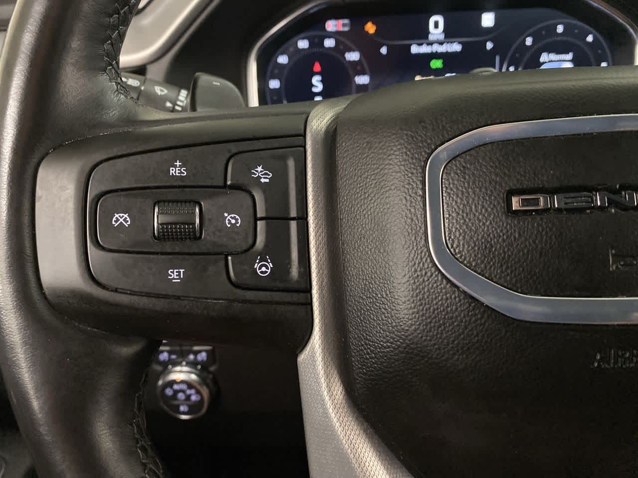 Thumbnail: 2024 GMC Sierra 1500 - 21
