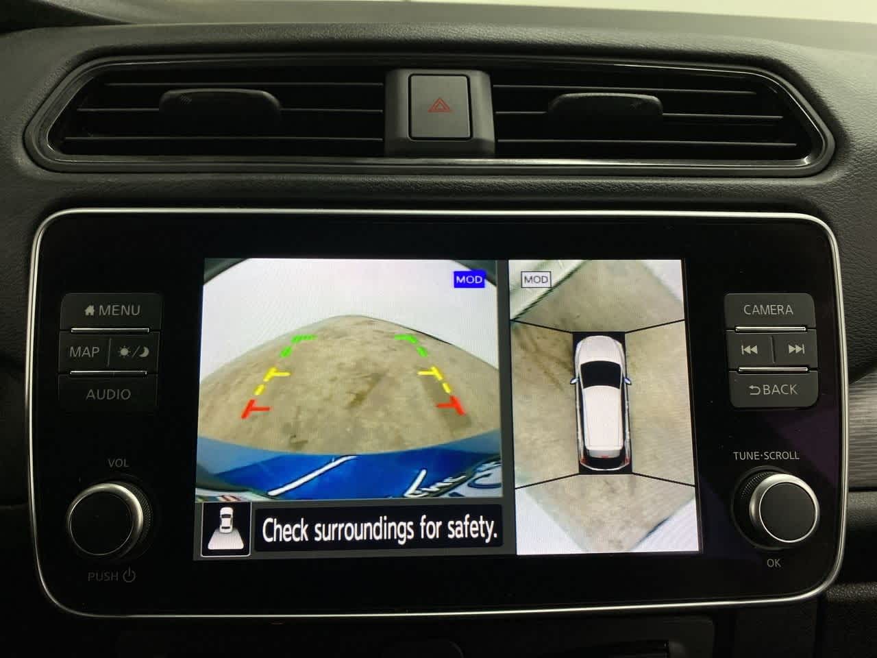 Thumbnail: 2022 Nissan Leaf - 27