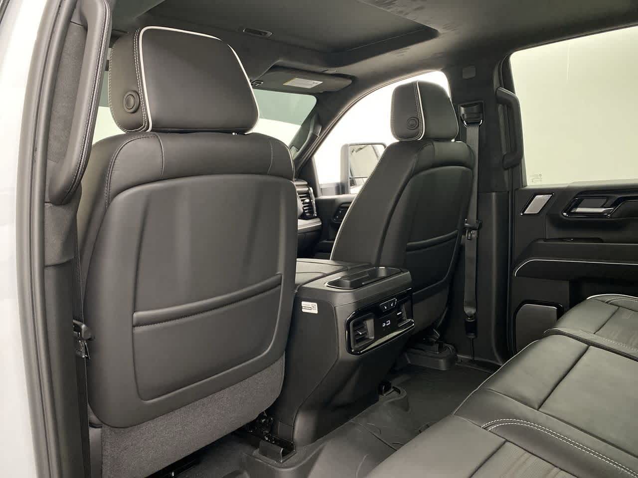 Thumbnail: 2026 GMC Sierra 2500 - 14