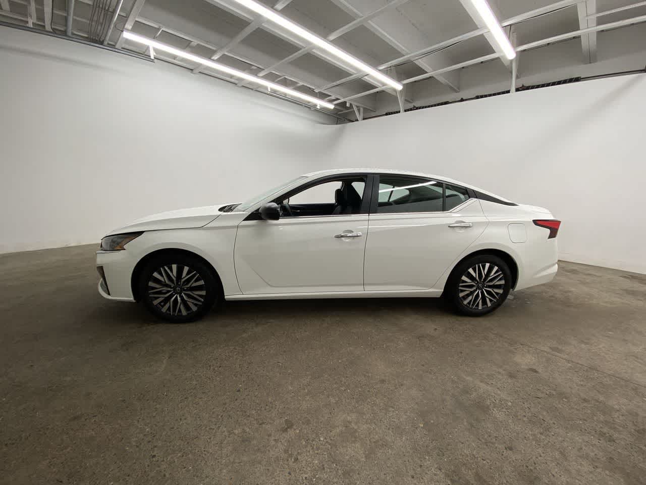 Thumbnail: 2025 Nissan Altima - 3