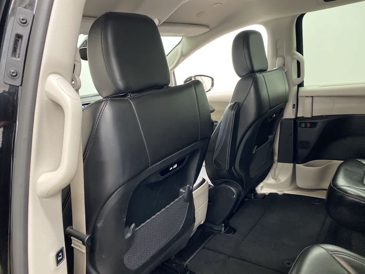 Thumbnail: 2024 Chrysler Pacifica - 16