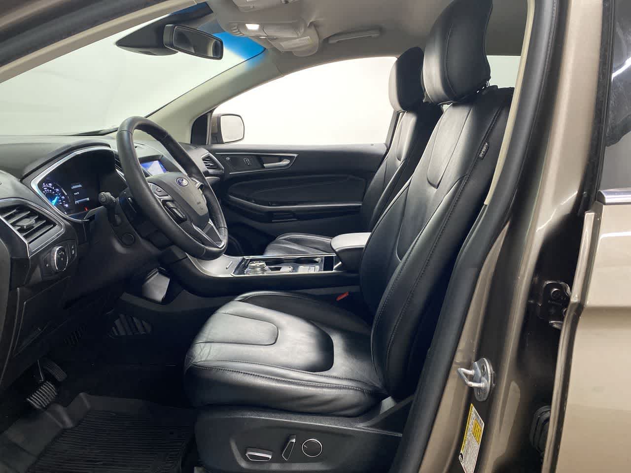 Thumbnail: 2019 Ford Edge - 15