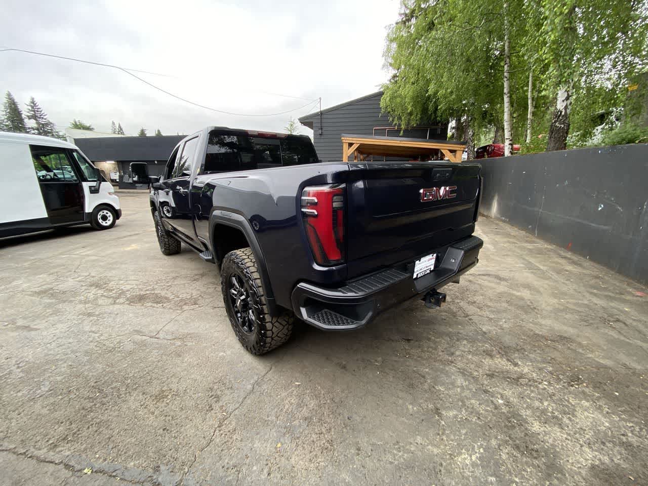 Thumbnail: 2024 GMC Sierra 2500 - 4