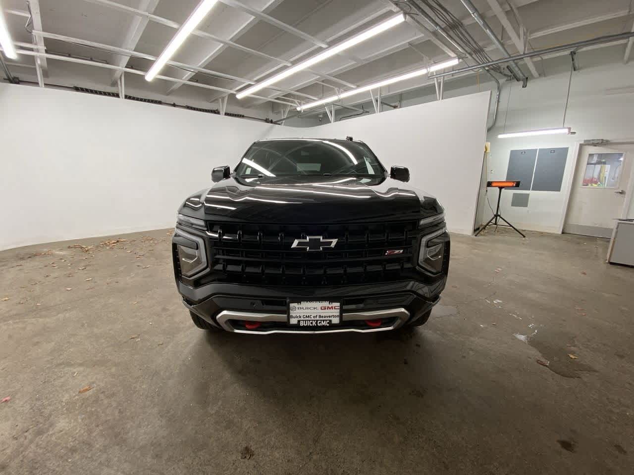 Thumbnail: 2025 Chevrolet Suburban - 9