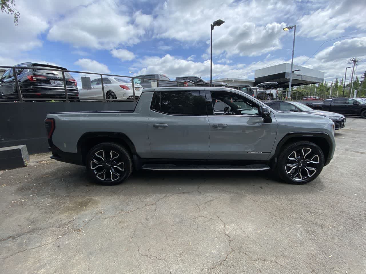 Thumbnail: 2025 GMC Sierra EV - 7