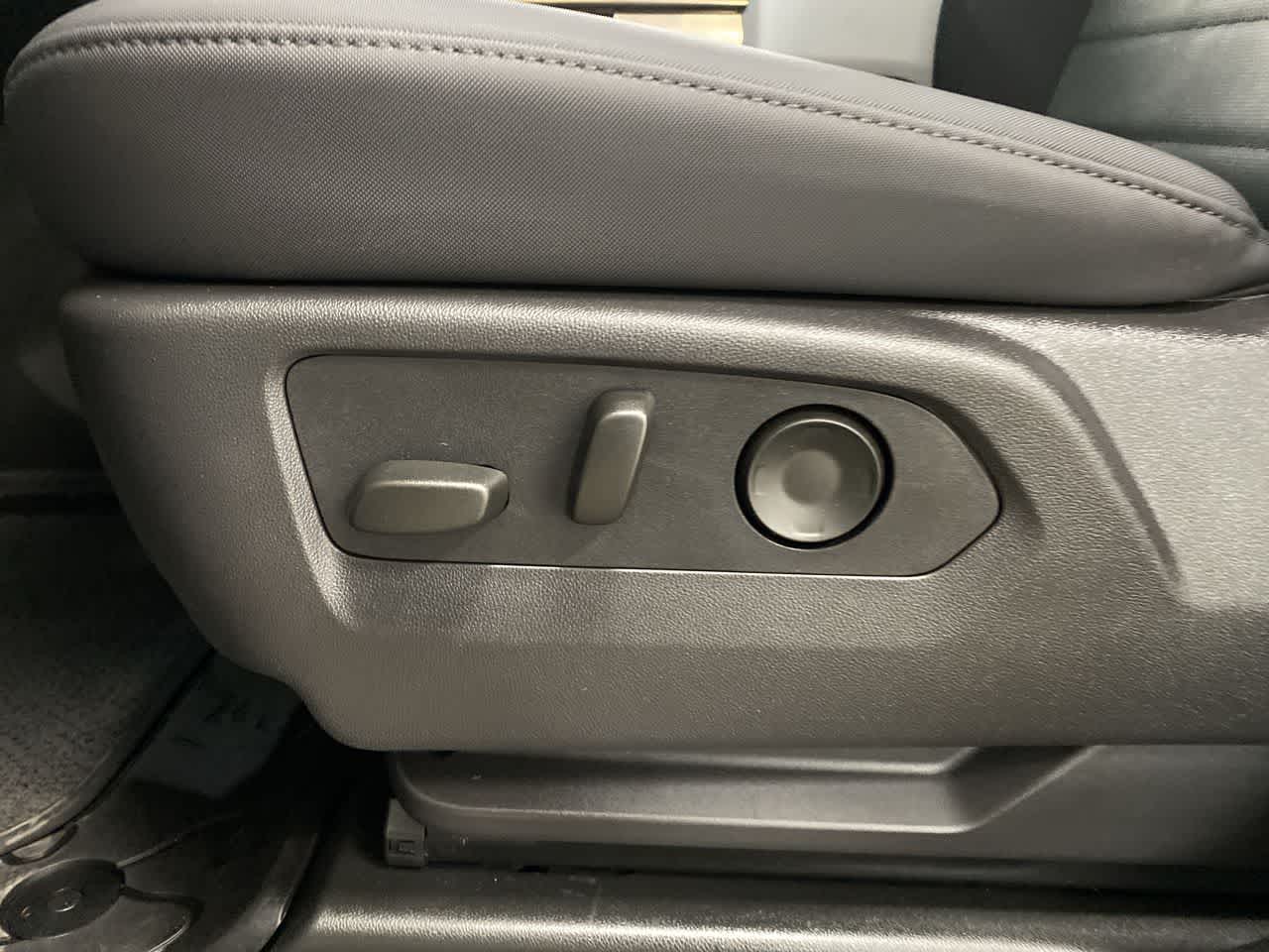 Thumbnail: 2024 GMC Hummer EV - 14