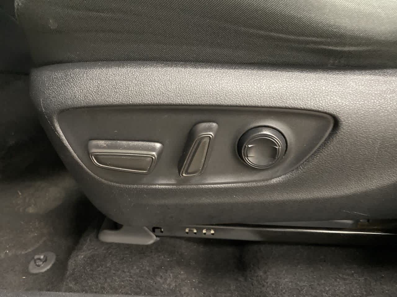 Thumbnail: 2021 Toyota RAV4 - 15