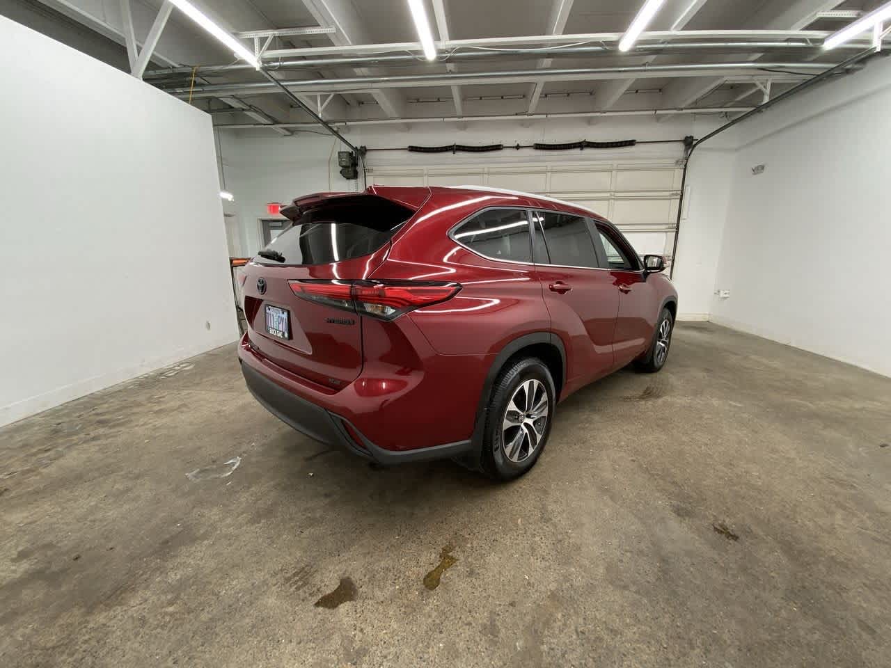 Thumbnail: 2023 Toyota Highlander - 6