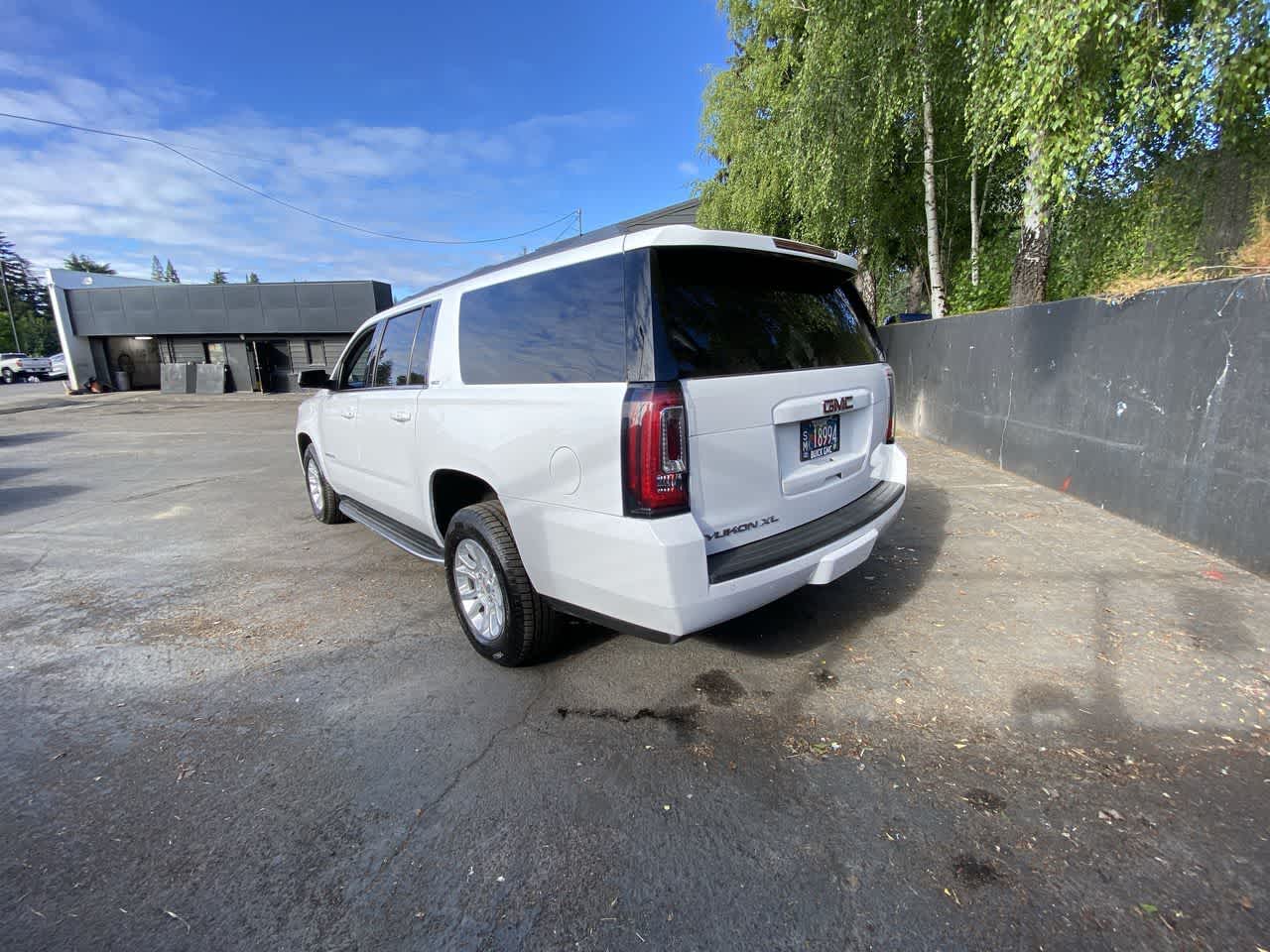 Thumbnail: 2019 GMC Yukon XL - 4