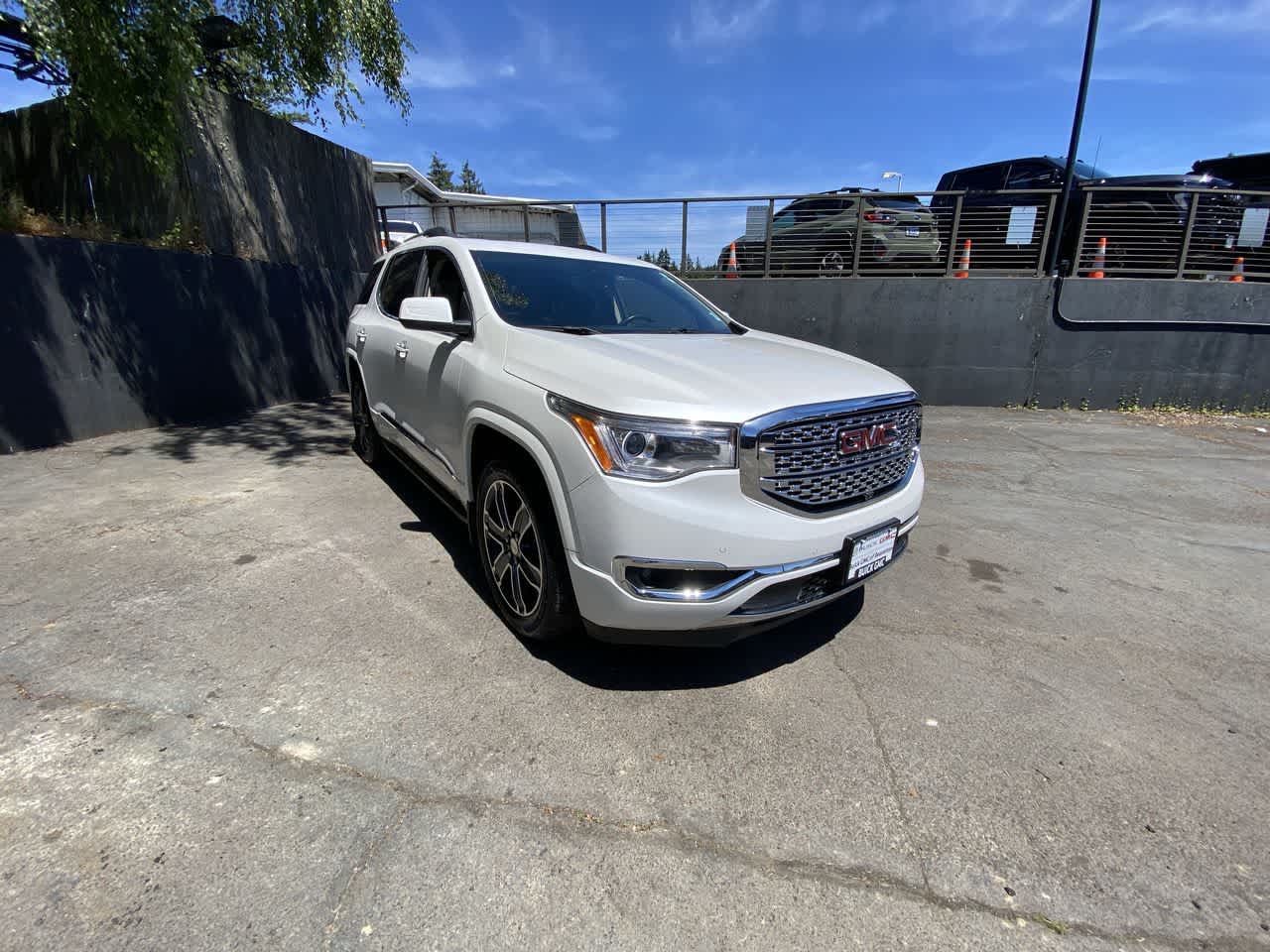 Thumbnail: 2017 GMC Acadia - 8