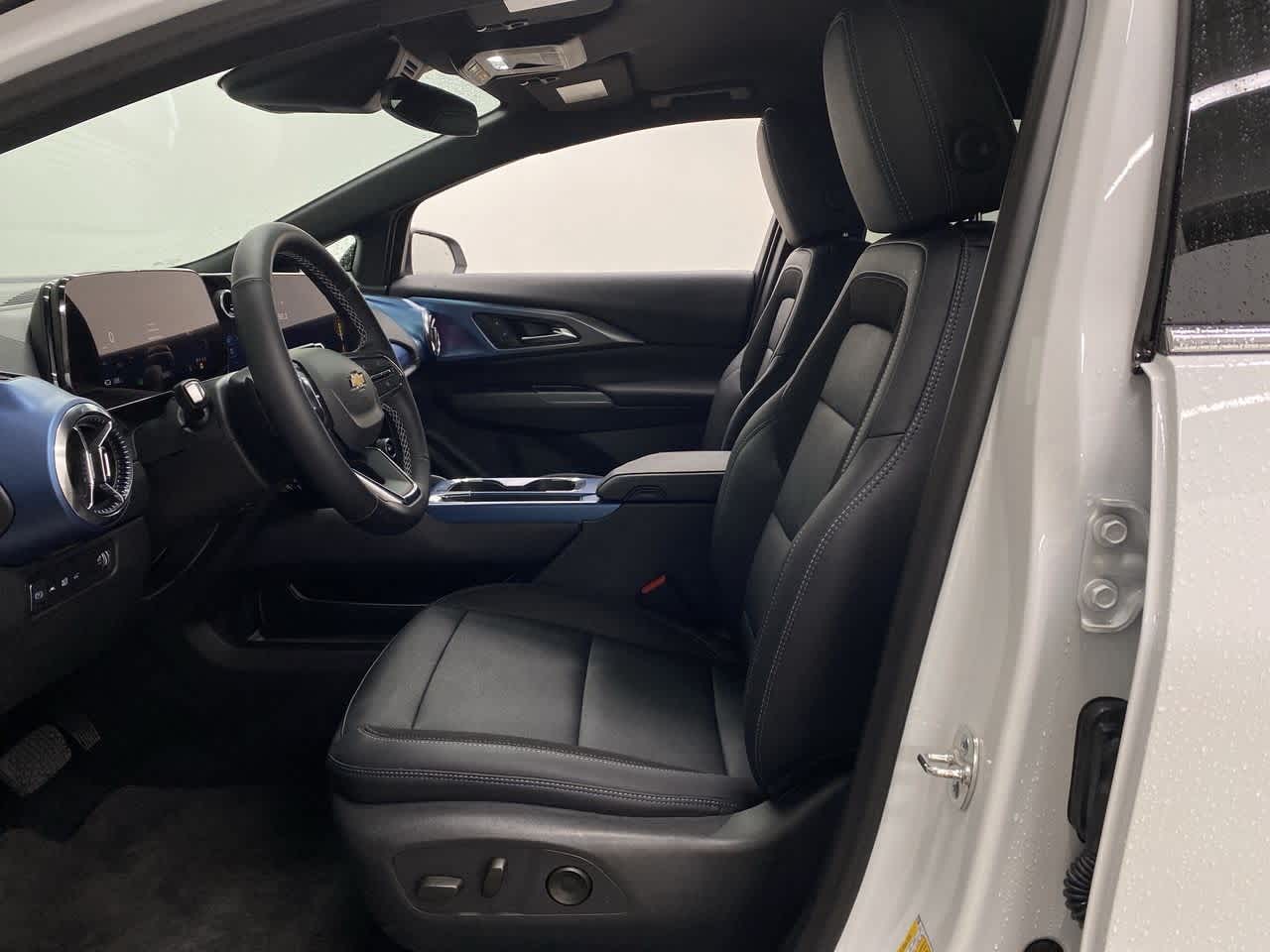 Thumbnail: 2025 Chevrolet Equinox - 14