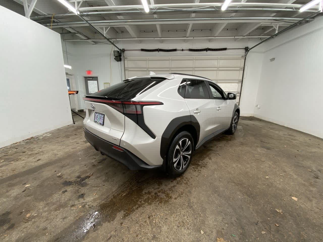 Thumbnail: 2024 Toyota bZ4X - 6