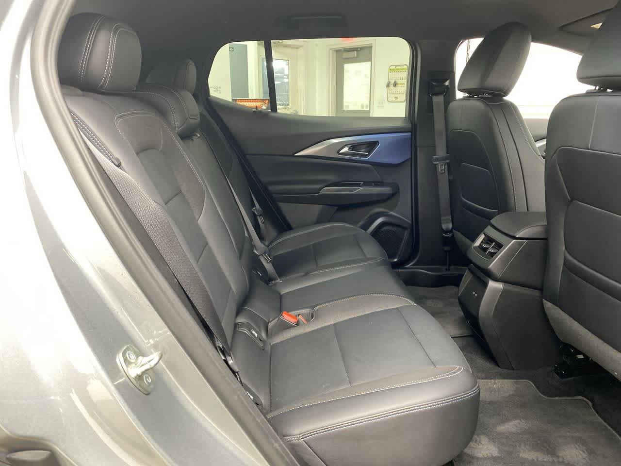 Thumbnail: 2025 Chevrolet Equinox - 17