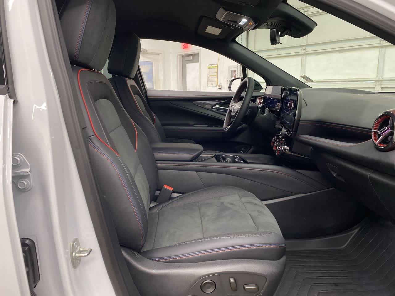 Thumbnail: 2024 Chevrolet Blazer EV - 20