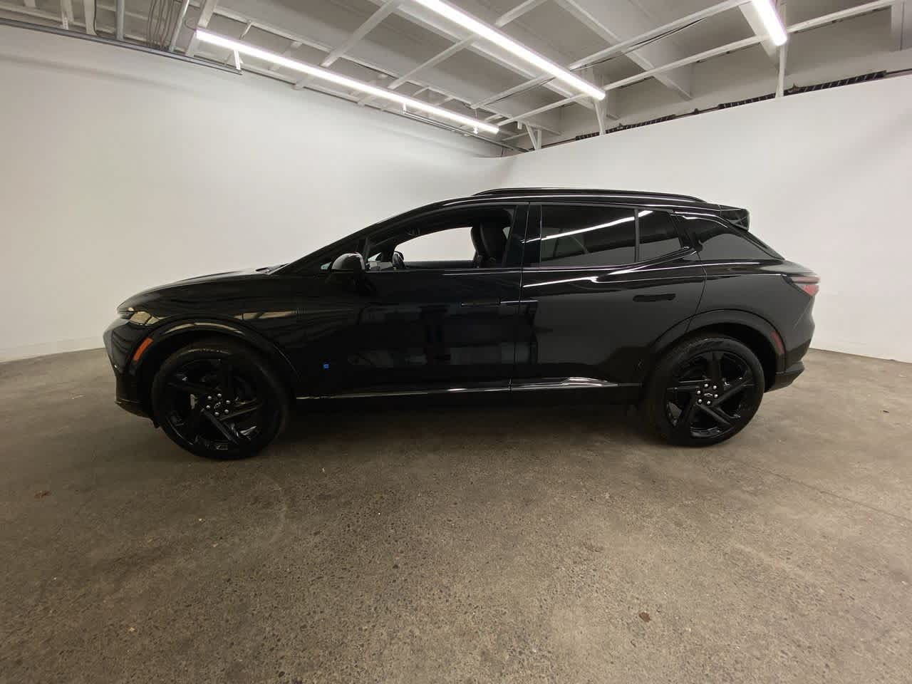 Thumbnail: 2024 Chevrolet Equinox - 3