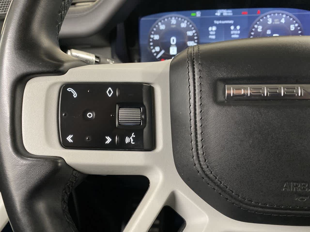 Thumbnail: 2020 Land Rover Defender - 21