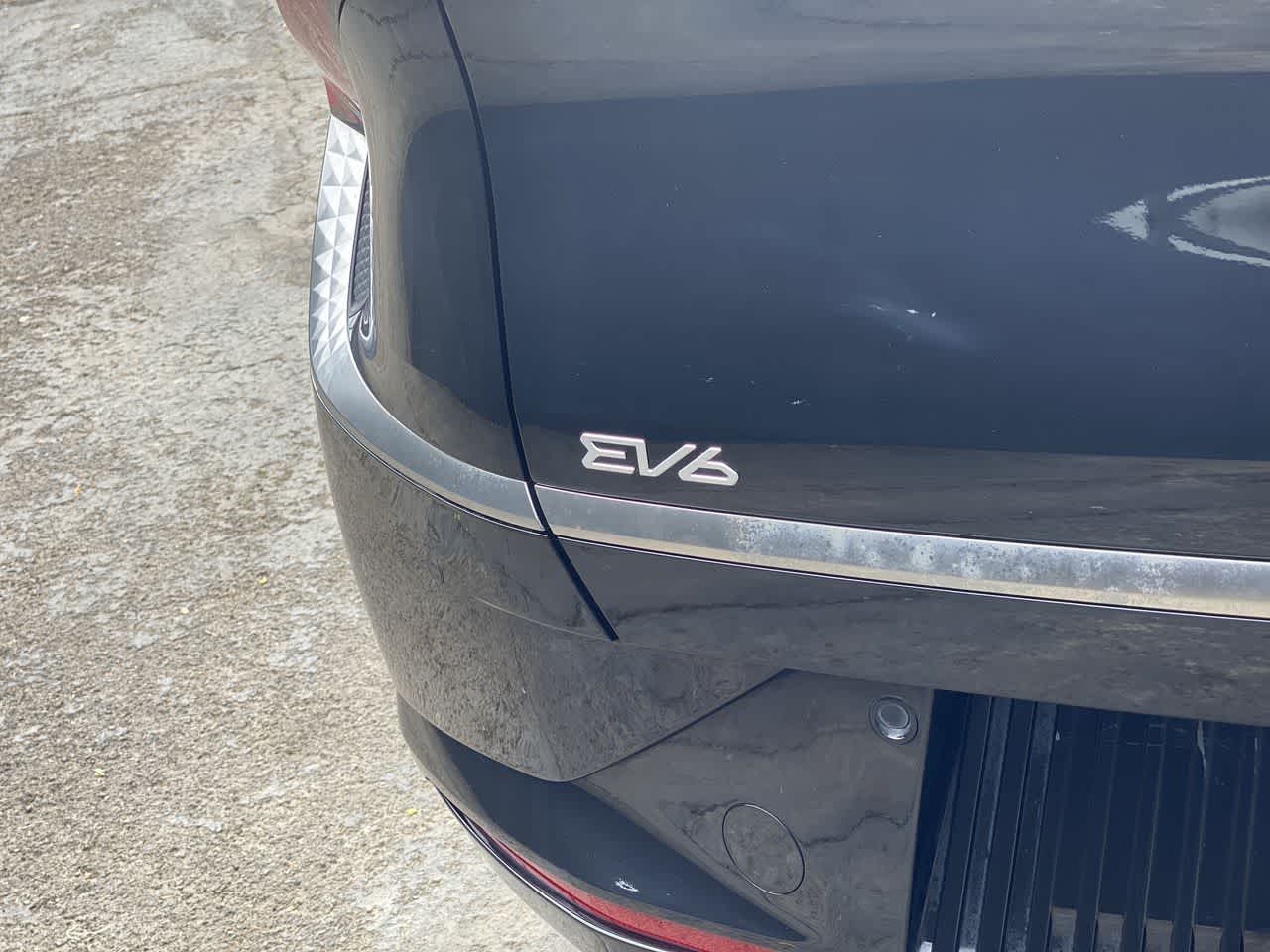 Thumbnail: 2023 Kia EV6 - 10