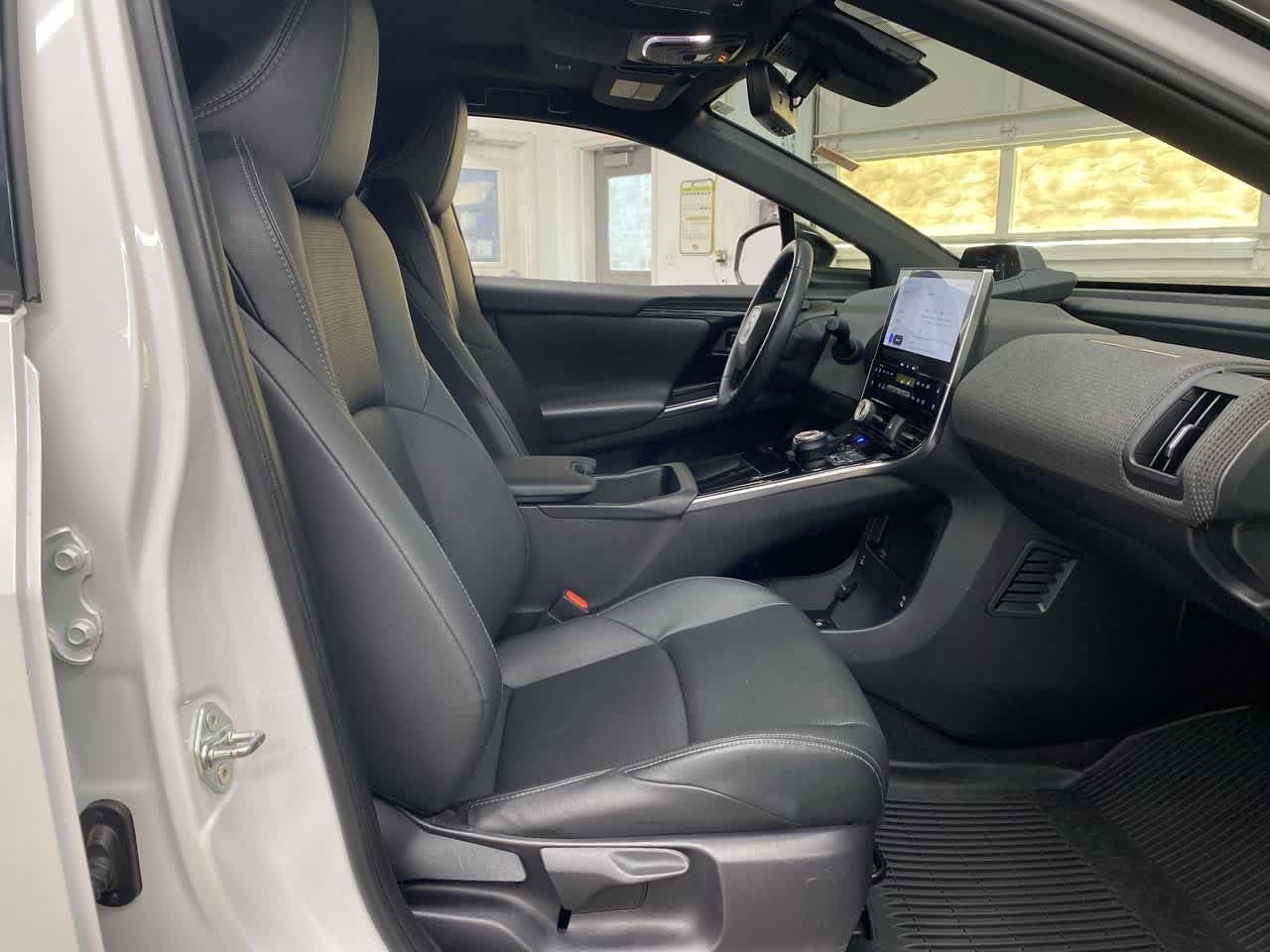 Thumbnail: 2023 Toyota bZ4X - 20